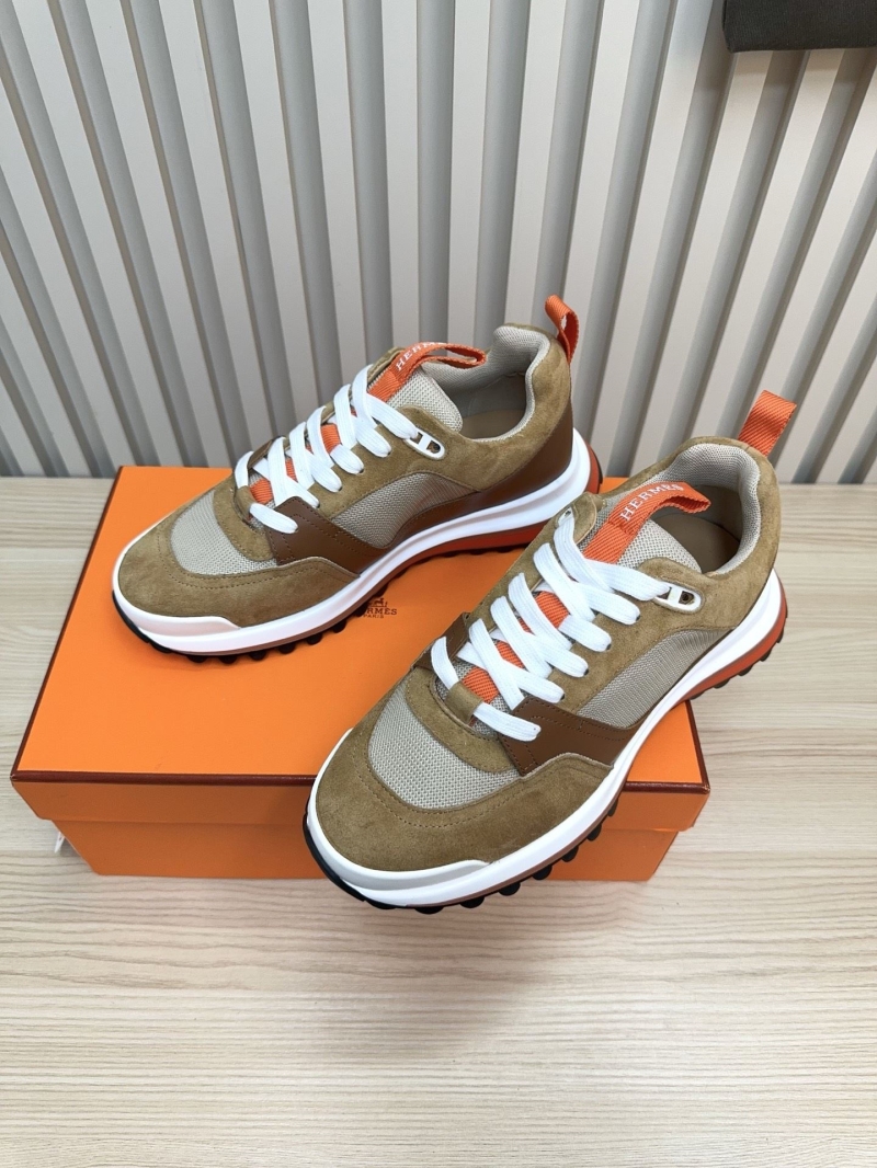 H**me5 sneaker